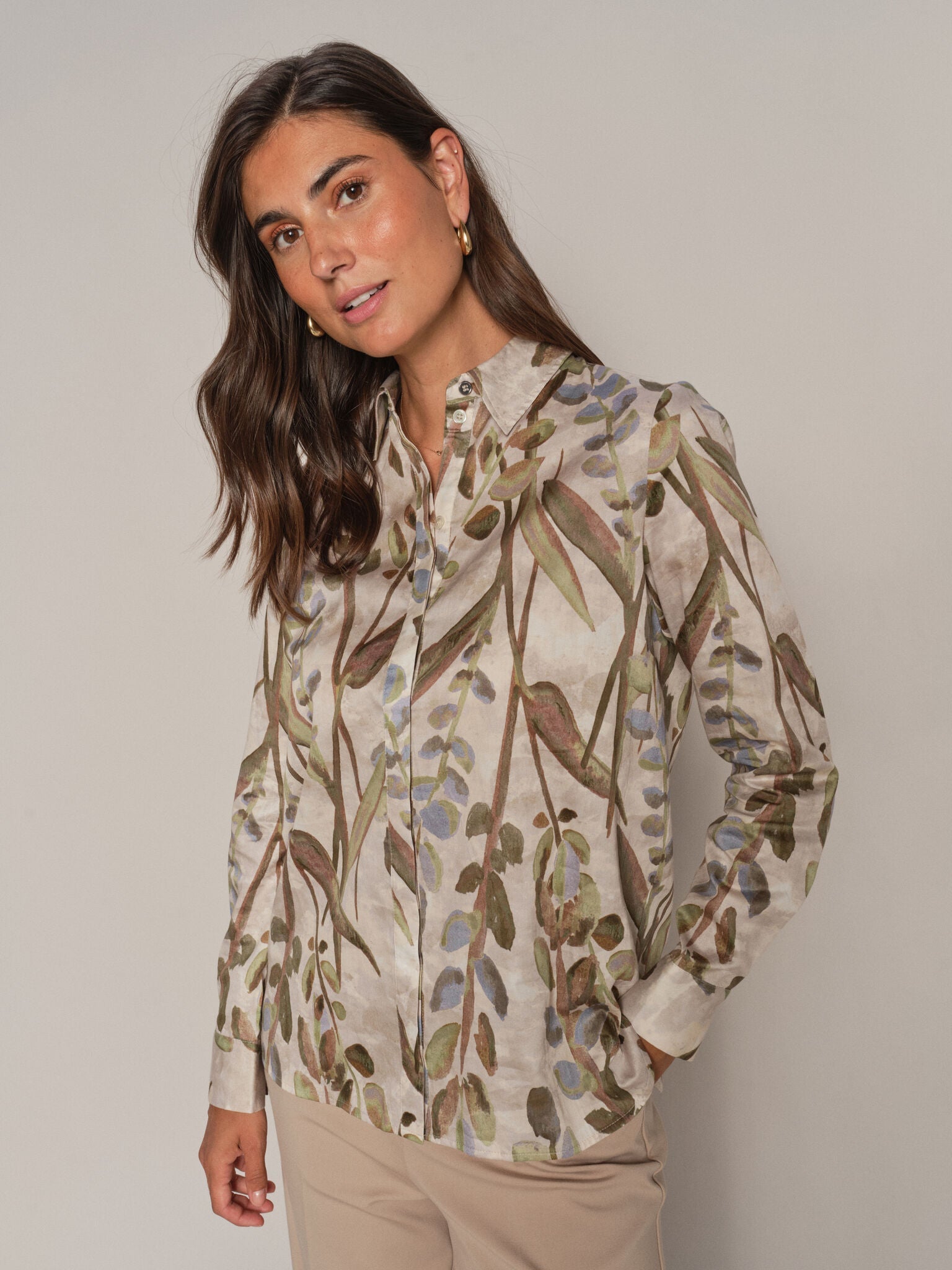 Modelshot / Ecru / Detail